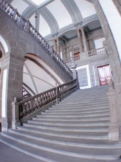 La gran escalera del Palacio de Minería