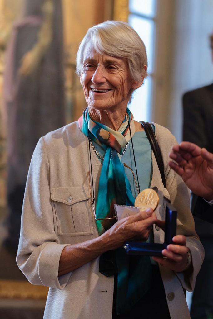 Meave Leakey holding the medal of the City of Toulouse, Award ceremony and Reception at Toulouse City Hall. The African Human Fossil Record