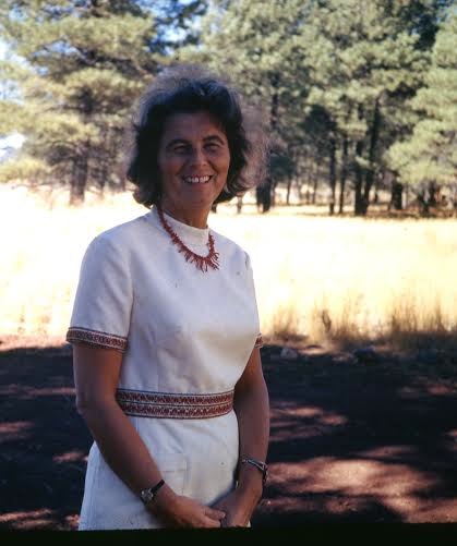 Zofia Kielan-Jaworowska en el desierto de Gobi. © Instituto de Paleobiología (PAN).