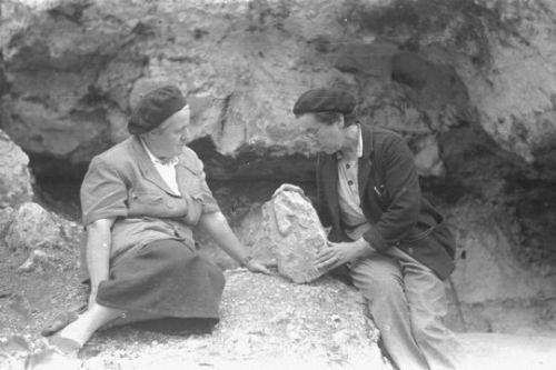 Suzanne de Saint-Mathurin y Dorothy Garrod, 1948