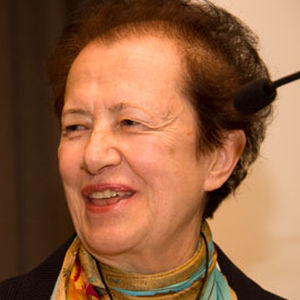 María Josefa Yzuel, física