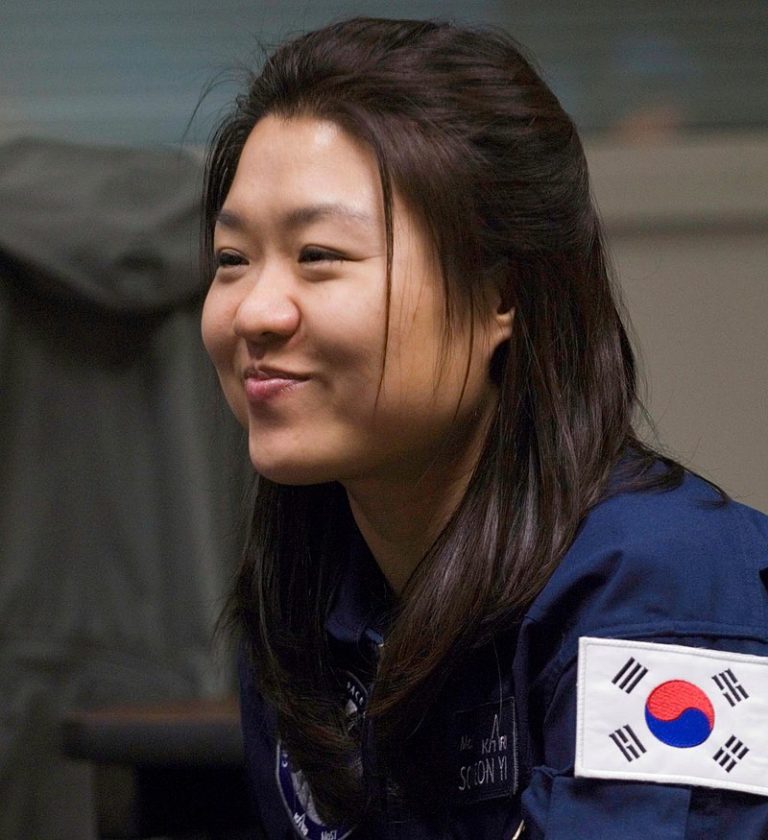 Yi So-yeon, biotecnóloga y astronauta