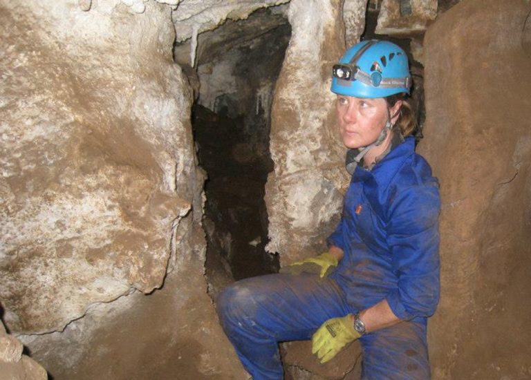 Marina Elliott, joven antropóloga en la expedición de cueva de Rising Star (Sudáfrica)