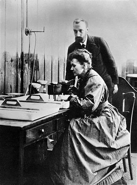 Pierre and Marie Curie at work in laboratory Wellcome L0001761 