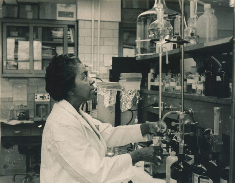Mary Maynard Daly, primera mujer afroamericana en obtener un doctorado en química en EE. UU.