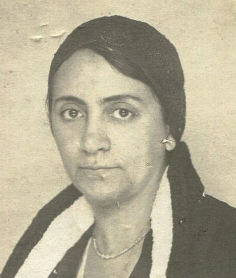 Safiye Ali, médica