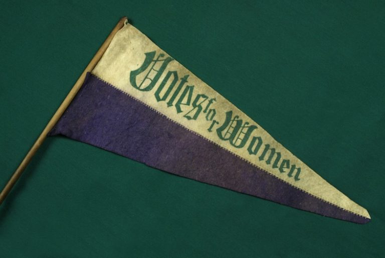 The_Childrens_Museum_of_Indianapolis_-_Votes_for_women_pennant