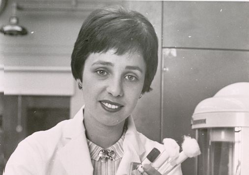 Maxine Singer, la bioquímica que trabajó para trazar las líneas éticas en la investigación genética