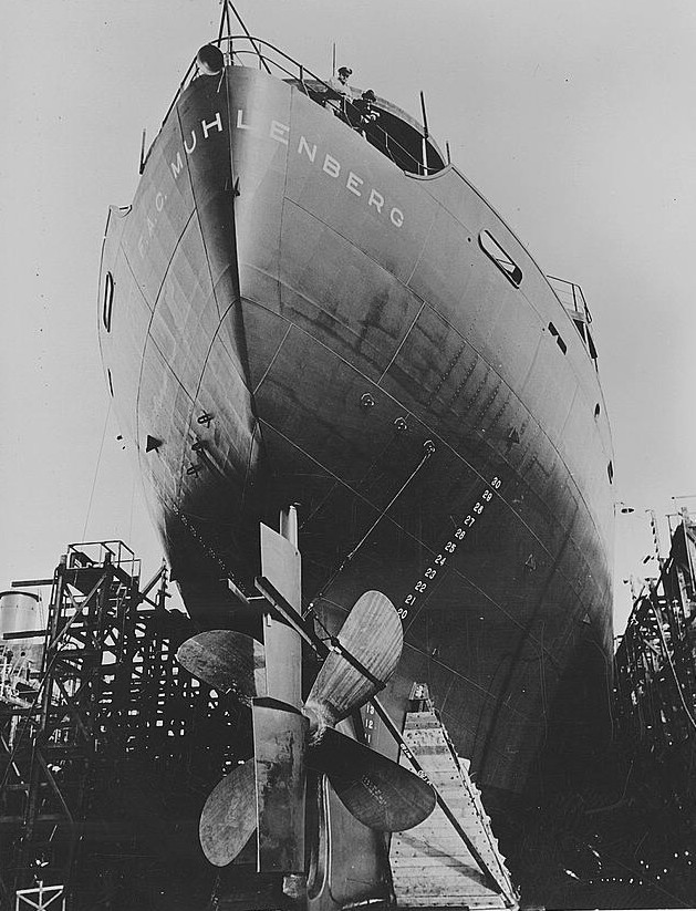 Liberty_ship_construction_12_SS_Muhlenberg_stern