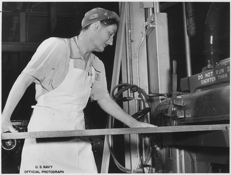_Mrs._Lloyd_M._Bowers_was_employed_in_the_Pattern_Shop_in_1942._US_Navy_Yard,_Mare_Island,_CA.__-_NARA_-_296886 (1)