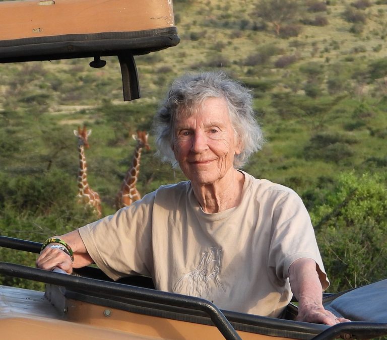 Anne Innis Dagg, la mujer que ama a las jirafas