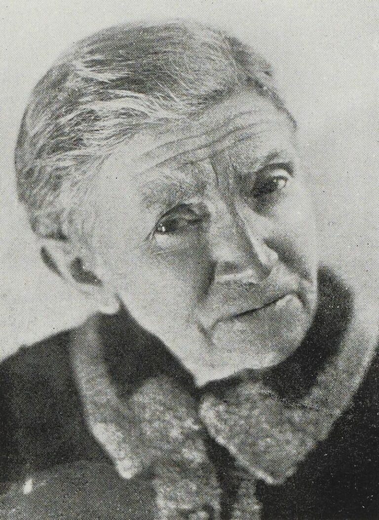 Portrait_of_Madeleine_Colani_(1866-1943)_(cropped)