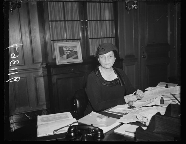 Madame_Secretary._Washington,_D.C.,_Oct._6._A_new_and_informal_photograph_of_Secretary_of_Labor_Perkins,_made_at_her_desk_in_the_Labor_Department_today_LCCN2016878623