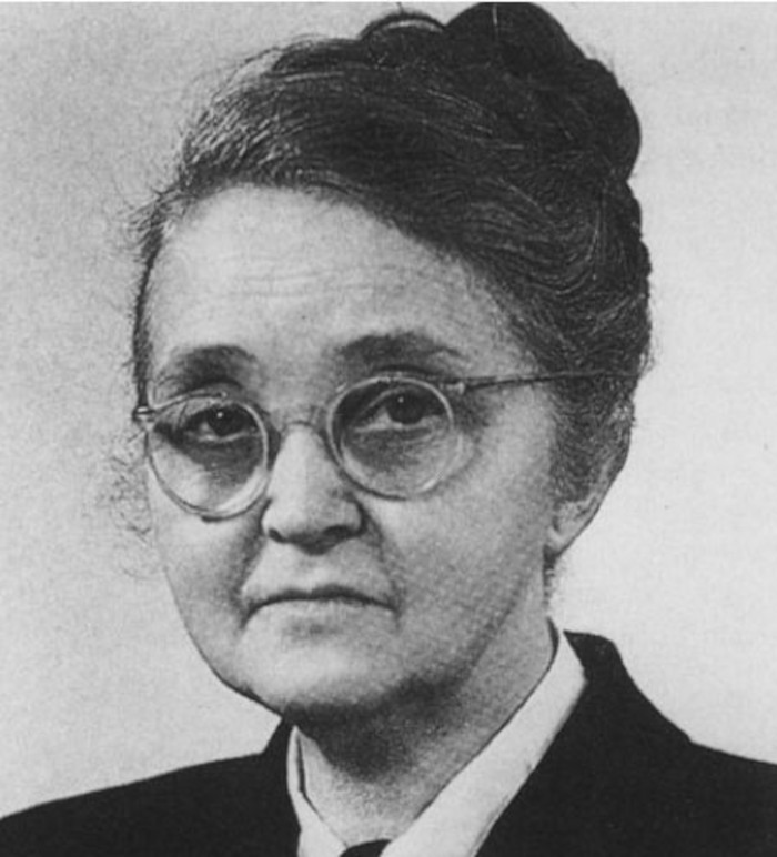 Hedwig Langecker, farmacóloga