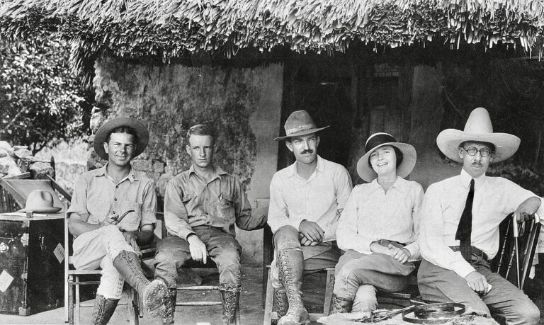Chichen_Itza_Project_staff_1924