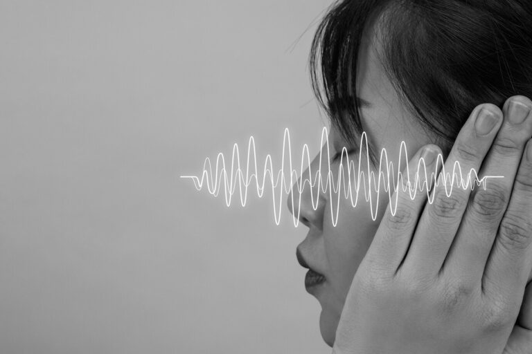 hearing-issues-collage-design_23-2149831028