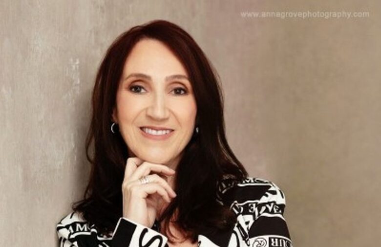 María