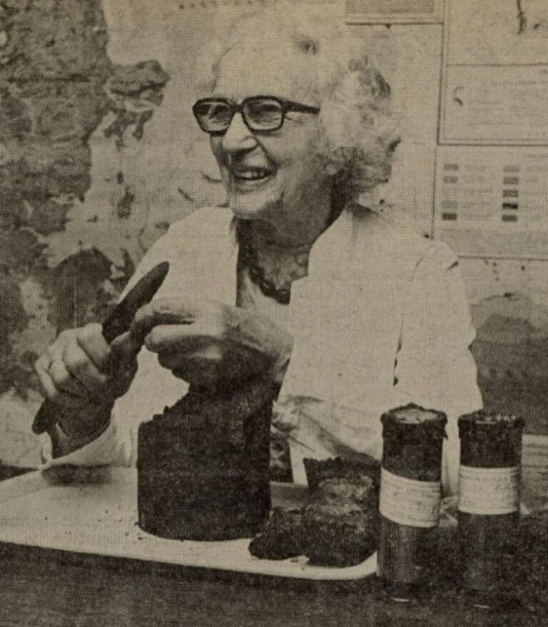 Ellen Louise Mertz, geóloga