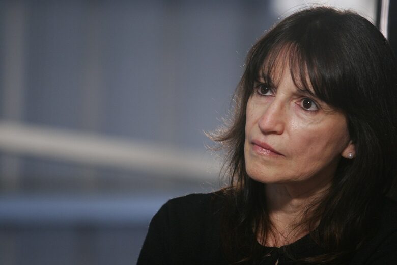 María Teresa Dova, física
