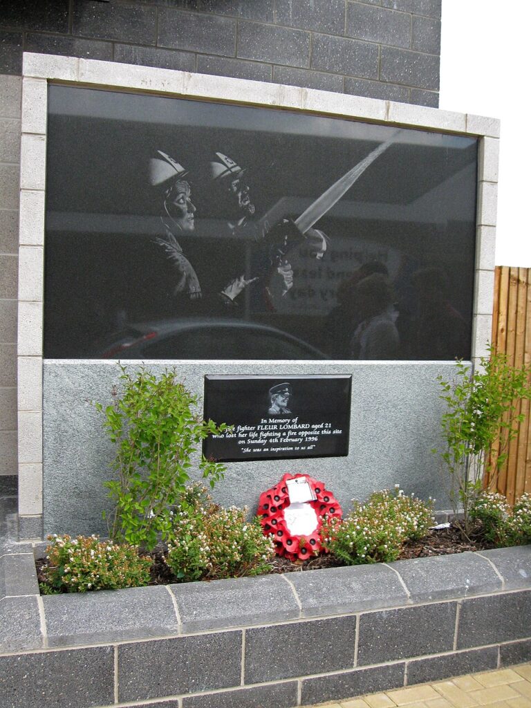 Memorial_to_Firefighter_Fleur_Lombard_QGM_-_geograph.org.uk_-_2265386