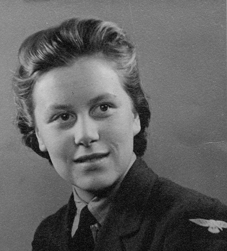 Gwendoline Mary Watkins, criptoanalista