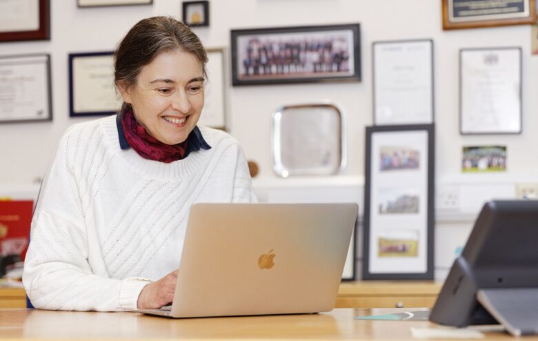 Clare Grey y la revolución «oculta» de la ciencia de las baterías