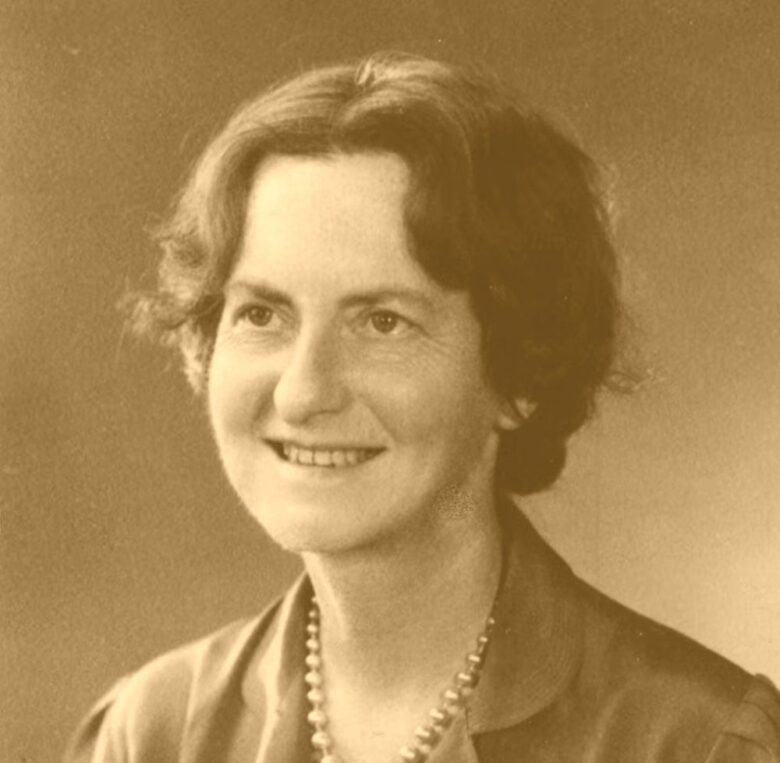 Emily Anderson: historiadora de la música de día, descifradora de códigos de noche