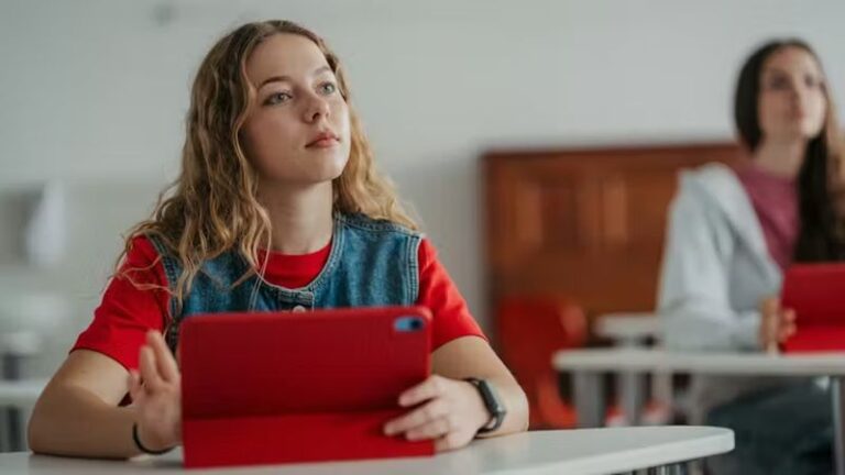 Por qué saber escuchar es la habilidad democrática más importante de la era digital