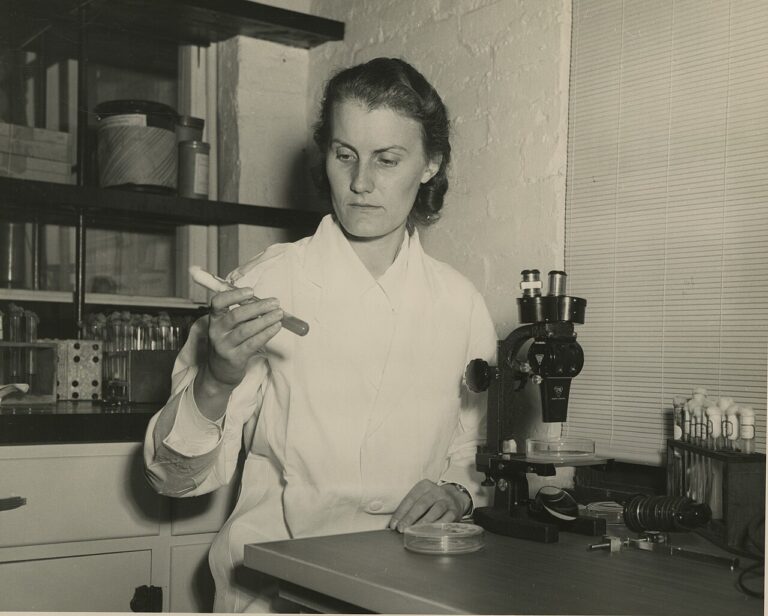 Alma Joslyn Whiffen-Barksdale, micóloga